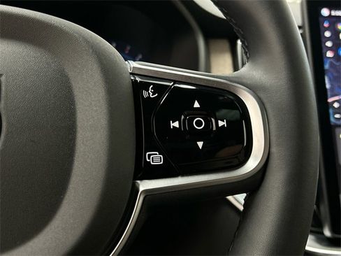 Certified 2025 Volvo XC90 B6 Plus image 14