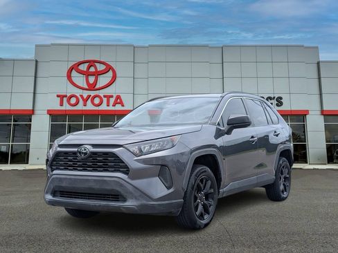Used 2021 Toyota RAV4 LE FWD image 1