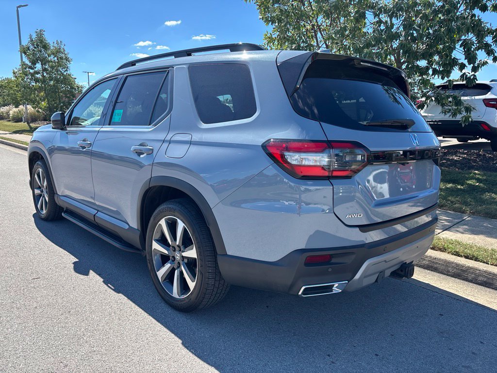 Used 2024 Honda Pilot Elite image 4