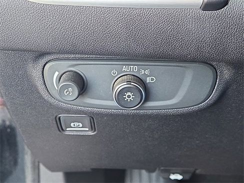 Used 2018 GMC Terrain SLE image 24