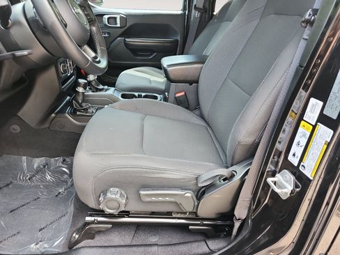 Used 2019 Jeep Wrangler Unlimited Sport S AWD/4WD image 10