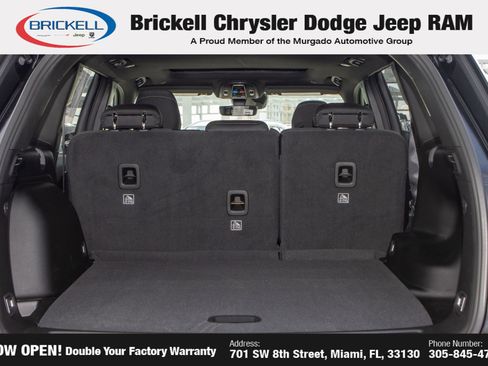 New 2025 Jeep Grand Cherokee Laredo image 9