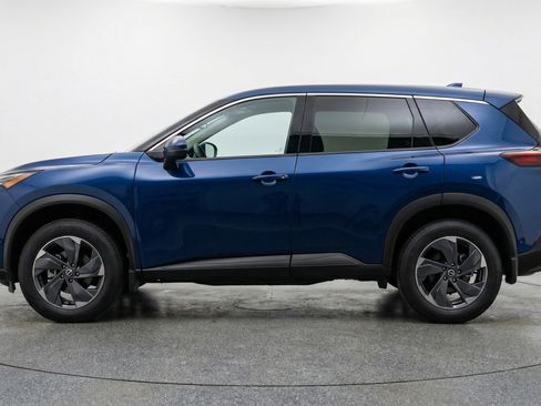 Used 2025 Nissan Rogue SV AWD/4WD image 5