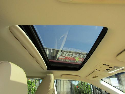Used 2015 Lexus ES 350 w/ Premium Package FWD image 8