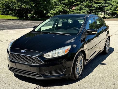 Used 2017 Ford Focus SE FWD image 1