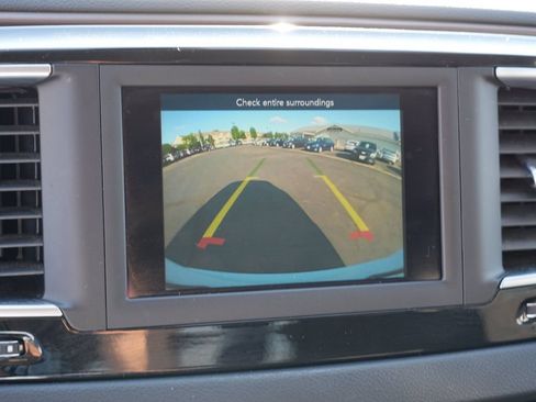 Used 2021 Chrysler Voyager L FWD image 29