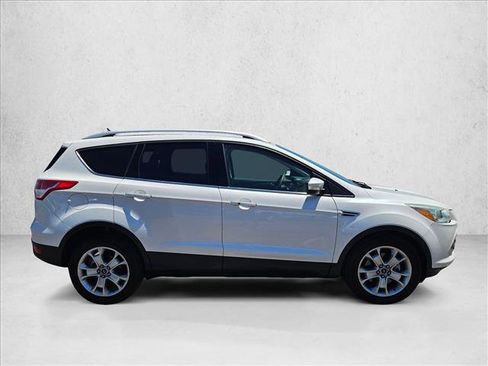 Used 2015 Ford Escape Titanium FWD image 4