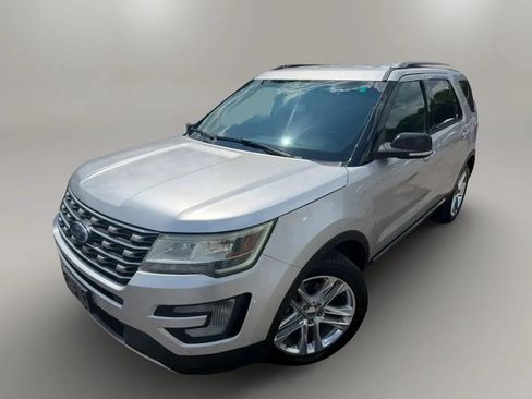 Used 2016 Ford Explorer XLT w/ Equipment Group 202A FWD image 1