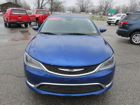 Used 2015 Chrysler 200 Limited w/ Convenience Group image 3
