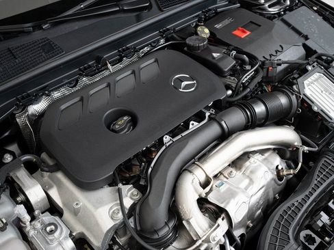 Certified 2025 Mercedes-Benz CLA 250 4MATIC image 39