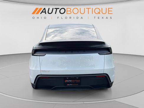 Used 2026 Tesla Model Y AWD image 4