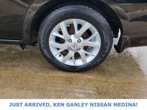 Used 2018 Nissan Versa SV w/ SV Special Edition Package image 19