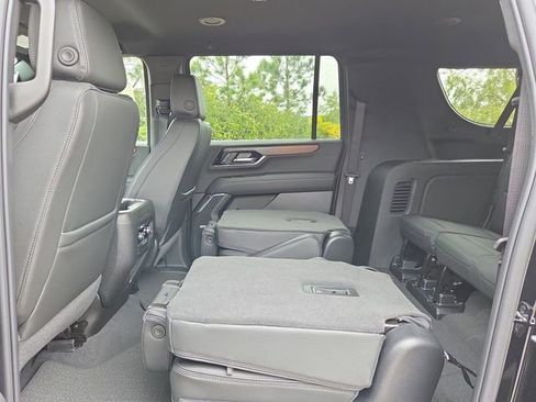 New 2026 GMC Yukon XL Denali image 9