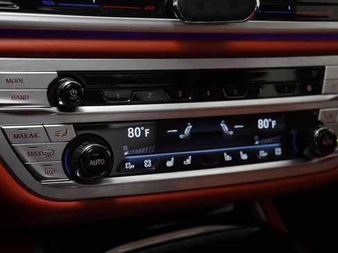 Used 2022 BMW ALPINA B7 xDrive image 14