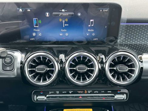New 2026 Mercedes-Benz GLB 250 4MATIC image 25