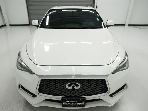 Used 2017 INFINITI Q60 w/ Premium Plus Package 2.0T RWD image 2