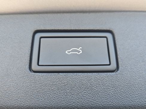 New 2026 Volkswagen Tiguan SE image 16