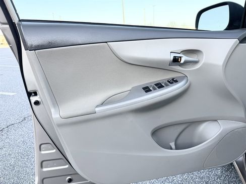 Used 2010 Toyota Corolla LE image 50