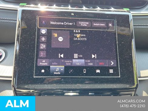 Used 2025 Jeep Grand Cherokee Laredo w/ Luxury Tech Group I AWD/4WD image 24