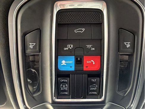 Used 2023 Jeep Grand Cherokee Altitude image 26