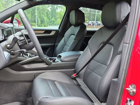 Certified 2025 Porsche Cayenne AWD/4WD image 5