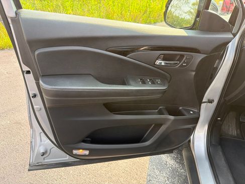 Used 2018 Honda Ridgeline RTL-E image 11