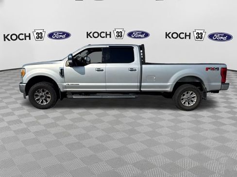Used 2017 Ford F250 XLT w/ XLT Premium Package AWD/4WD image 4