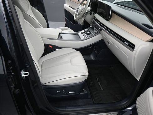 Used 2024 Hyundai Palisade Limited image 12