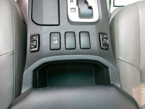 Used 2006 Toyota 4Runner Limited AWD/4WD image 17