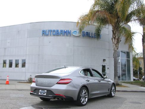 Used 2022 Genesis G70 2.0T image 6
