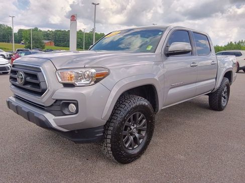 Used 2021 Toyota Tacoma SR5 w/ Technology Package AWD/4WD image 7