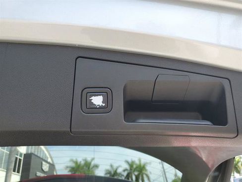 Used 2021 Cadillac XT4 Premium Luxury w/ LPO, Onyx Sport Package FWD image 32
