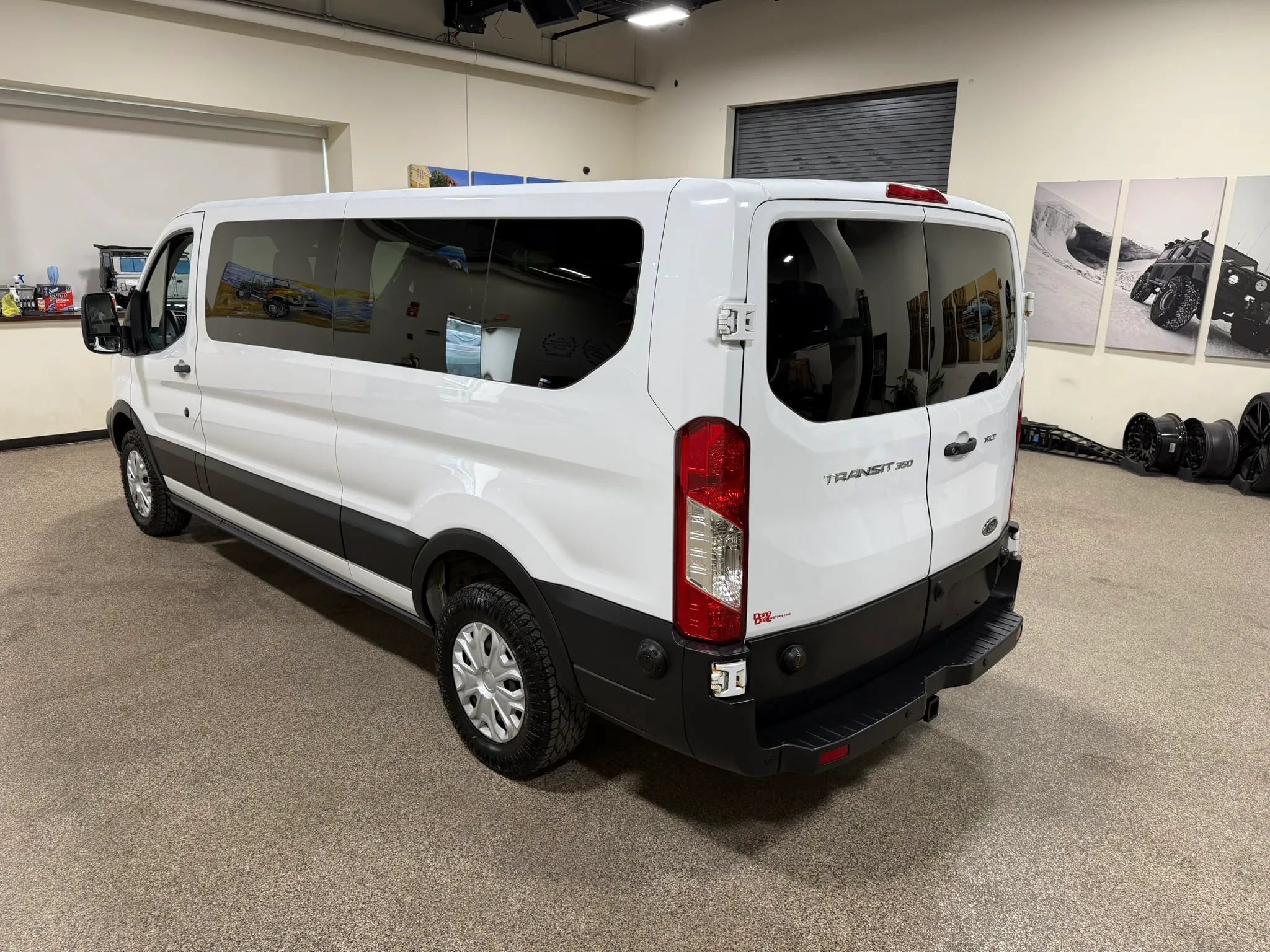 Used 2019 Ford Transit 350 XLT RWD image 11