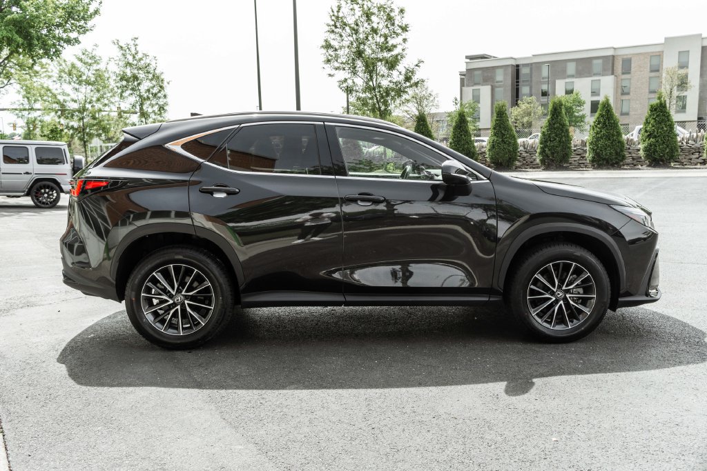 Used 2024 Lexus NX 350 AWD image 3