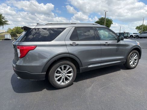 Used 2023 Ford Explorer Limited w/ Limited Technology Package image 5