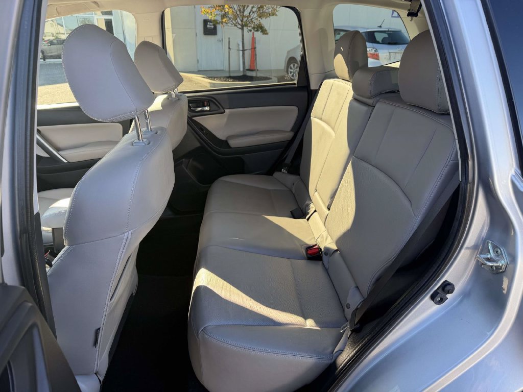 Used 2014 Subaru Forester 2.5i Limited AWD/4WD image 22