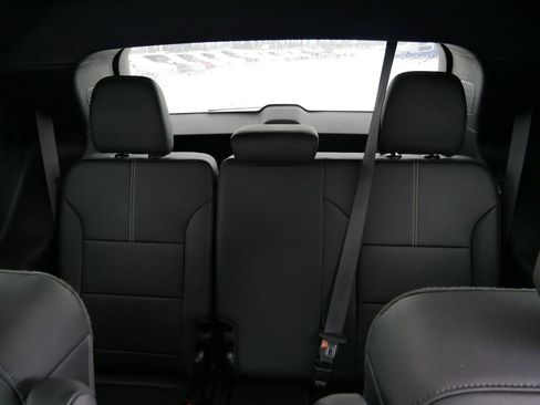 Used 2025 GMC Acadia Elevation w/ Elevation Premium Package image 12