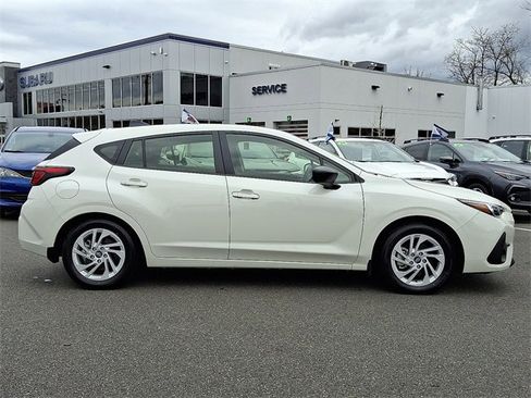 Certified 2025 Subaru Impreza 2.0i image 7