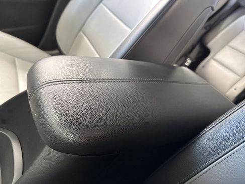 Used 2019 Chevrolet Equinox Premier image 30