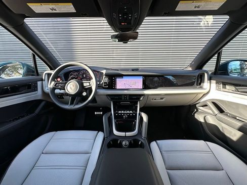 Used 2026 Porsche Cayenne S image 6