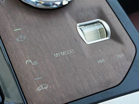 Used 2023 BMW iX M60 w/ Executive Package image 27