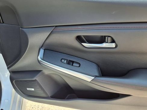 Used 2025 Nissan Sentra SR w/ SR Premium Package FWD image 27