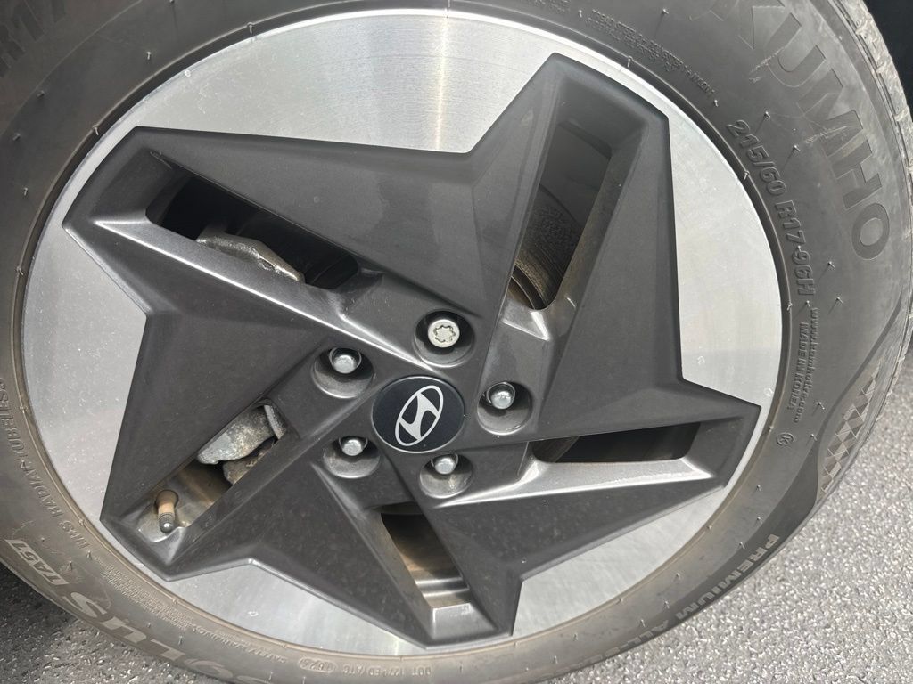 Used 2024 Hyundai Kona SEL FWD image 25