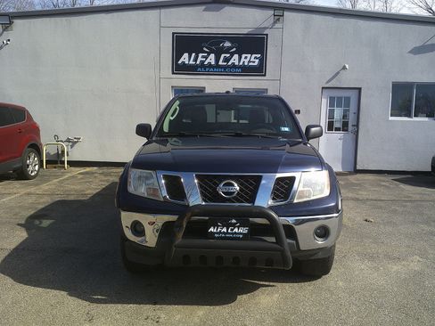 Used 2011 Nissan Frontier SV w/ SV Premium Utility Pkg image 2