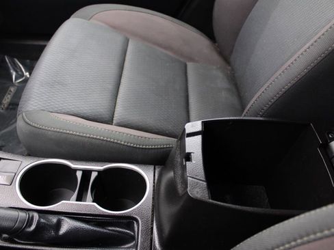 Used 2017 Toyota Corolla LE image 37