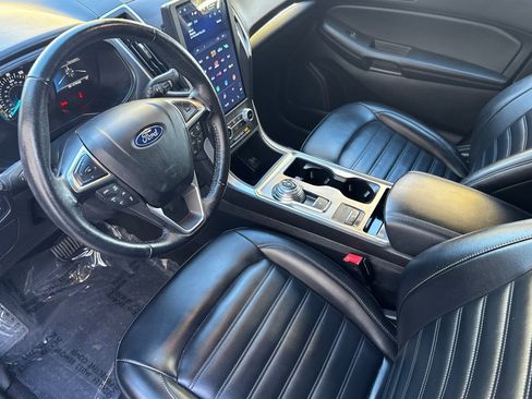 Used 2022 Ford Edge SEL image 4
