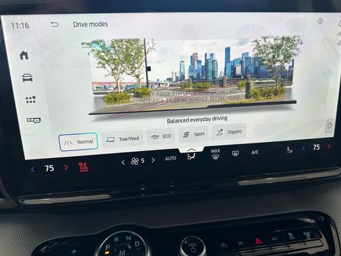 New 2026 Ford Expedition Active image 43