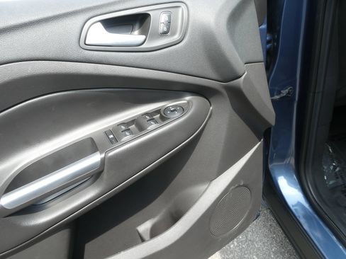 Used 2018 Ford Escape SE w/ SE Sync 3 Package FWD image 14