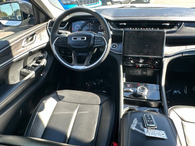 Used 2023 Jeep Grand Cherokee L Limited AWD/4WD image 31