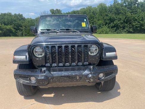 Used 2022 Jeep Gladiator Overland AWD/4WD image 2